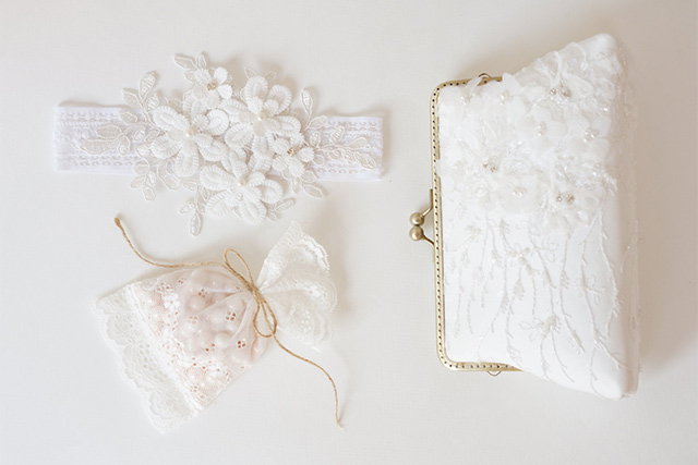 These Are the 6 Must-Haves for Your Bridal Clutch